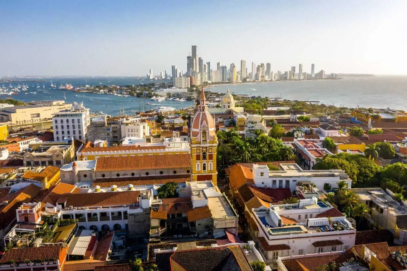 https://inmergecolombia.com/wp-content/uploads/2024/10/Cartagena-Blog-Background.webp